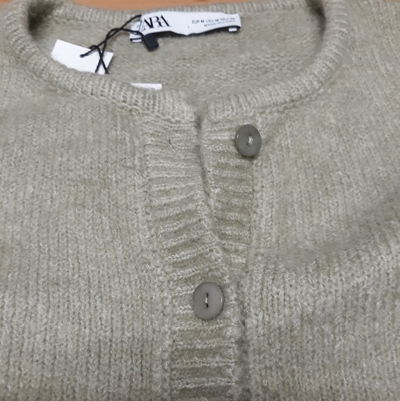 Zara Cropped Sweater - Picture 2 of 10